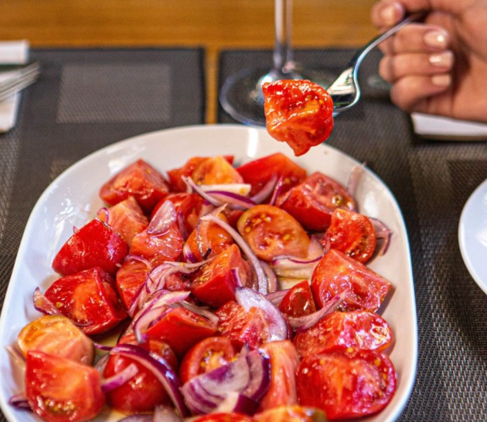 Ensalada de ventresca y tomate