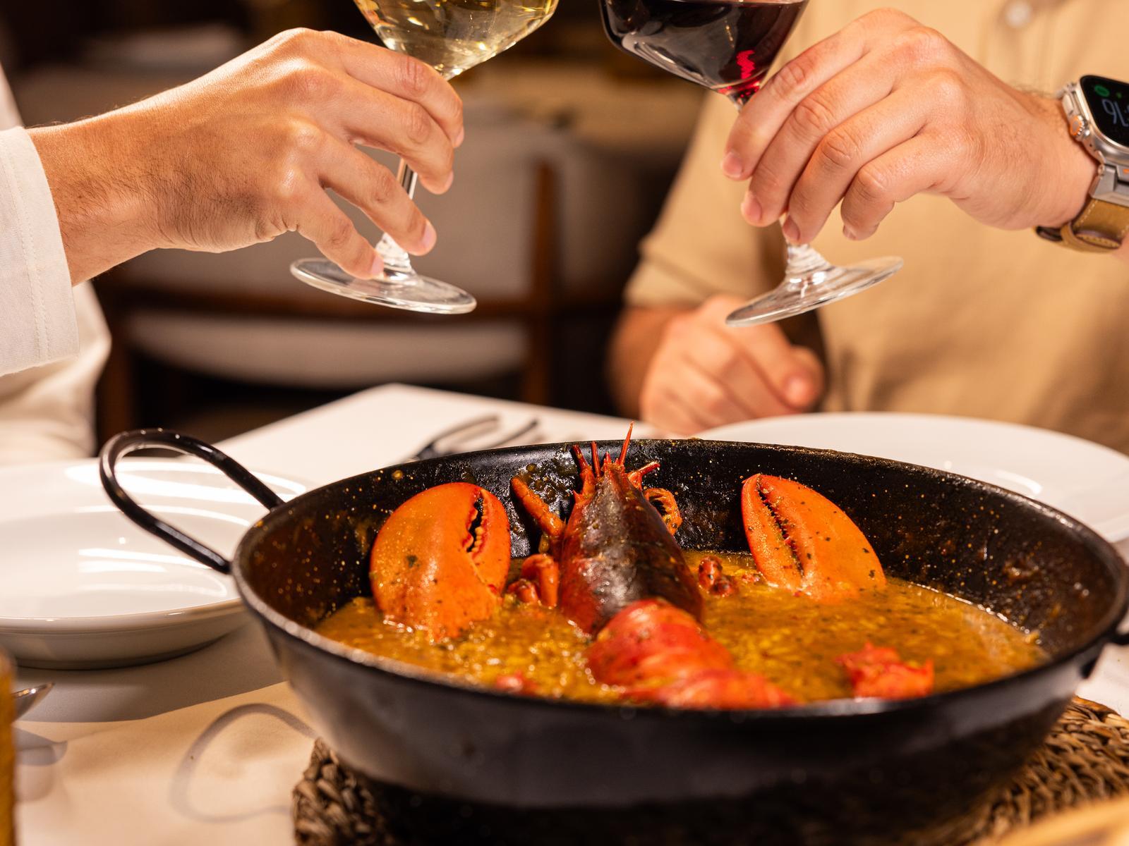 Brindis con arroz de bogavante en La Taberna de Peñalver