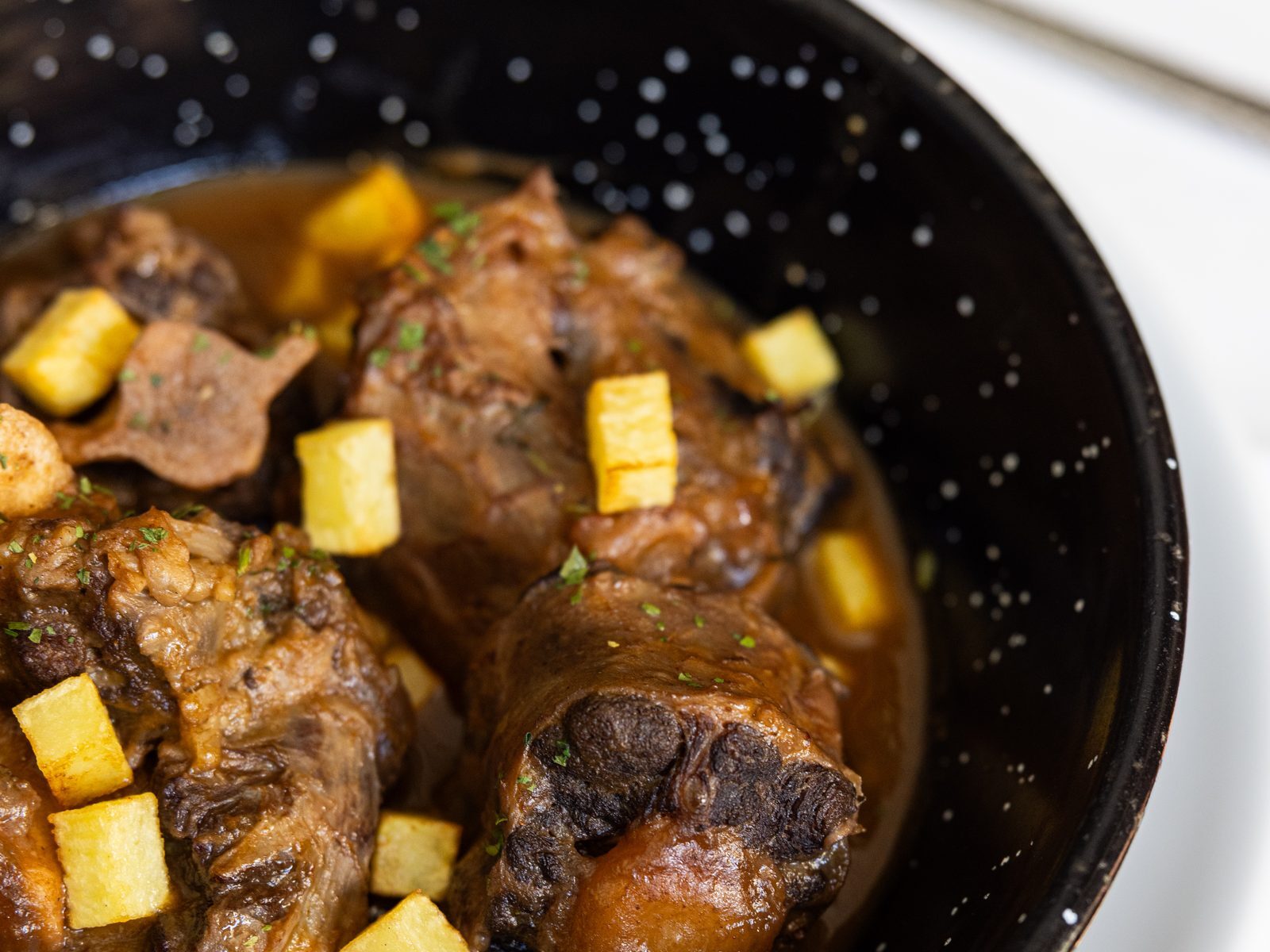 Rabo de toro guisado de La Taberna de Peñalver