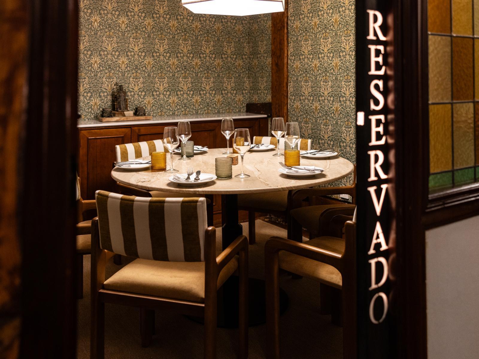 Reservado de La Taberna de Peñalver en Cava Baja, La Latina